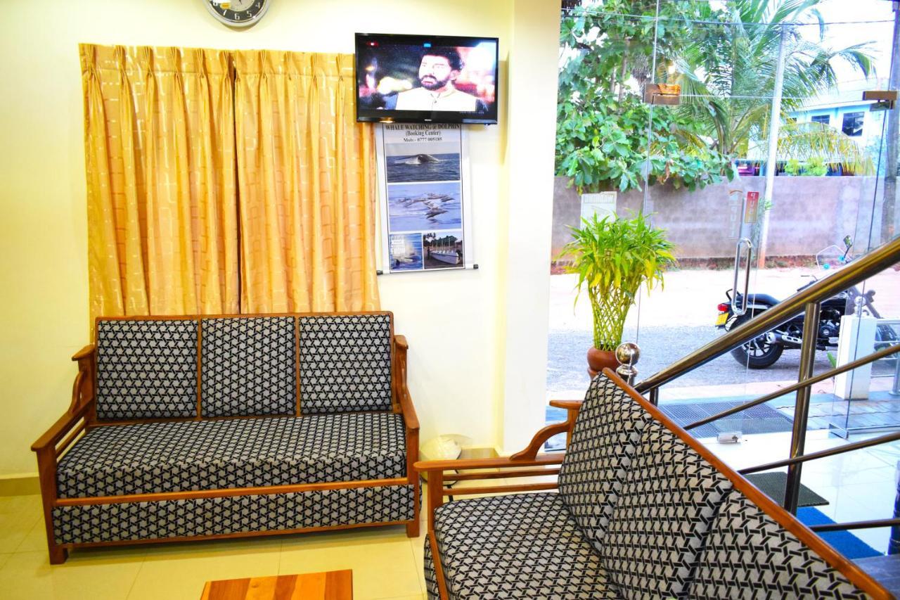 Luxury Everest Hotel Trincomalee Exterior foto